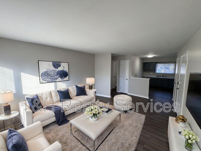 1142 Evans Avenue – photo 5