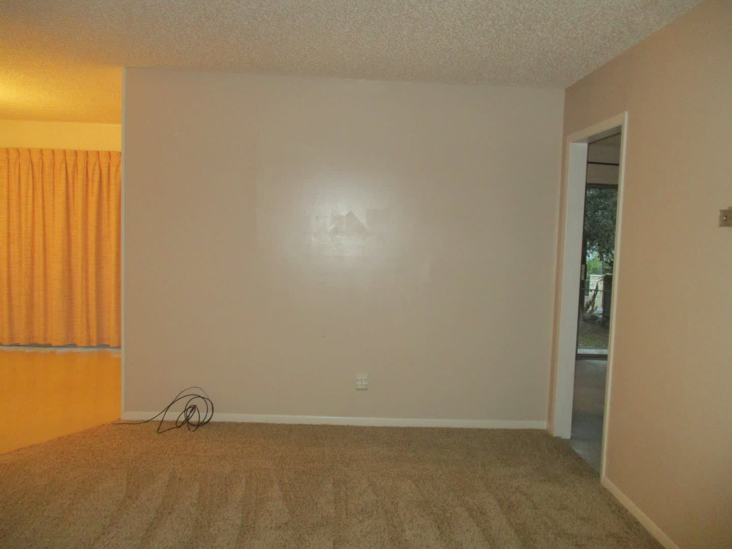 3/2 w/Large Back Yard in Village West! – photo 5