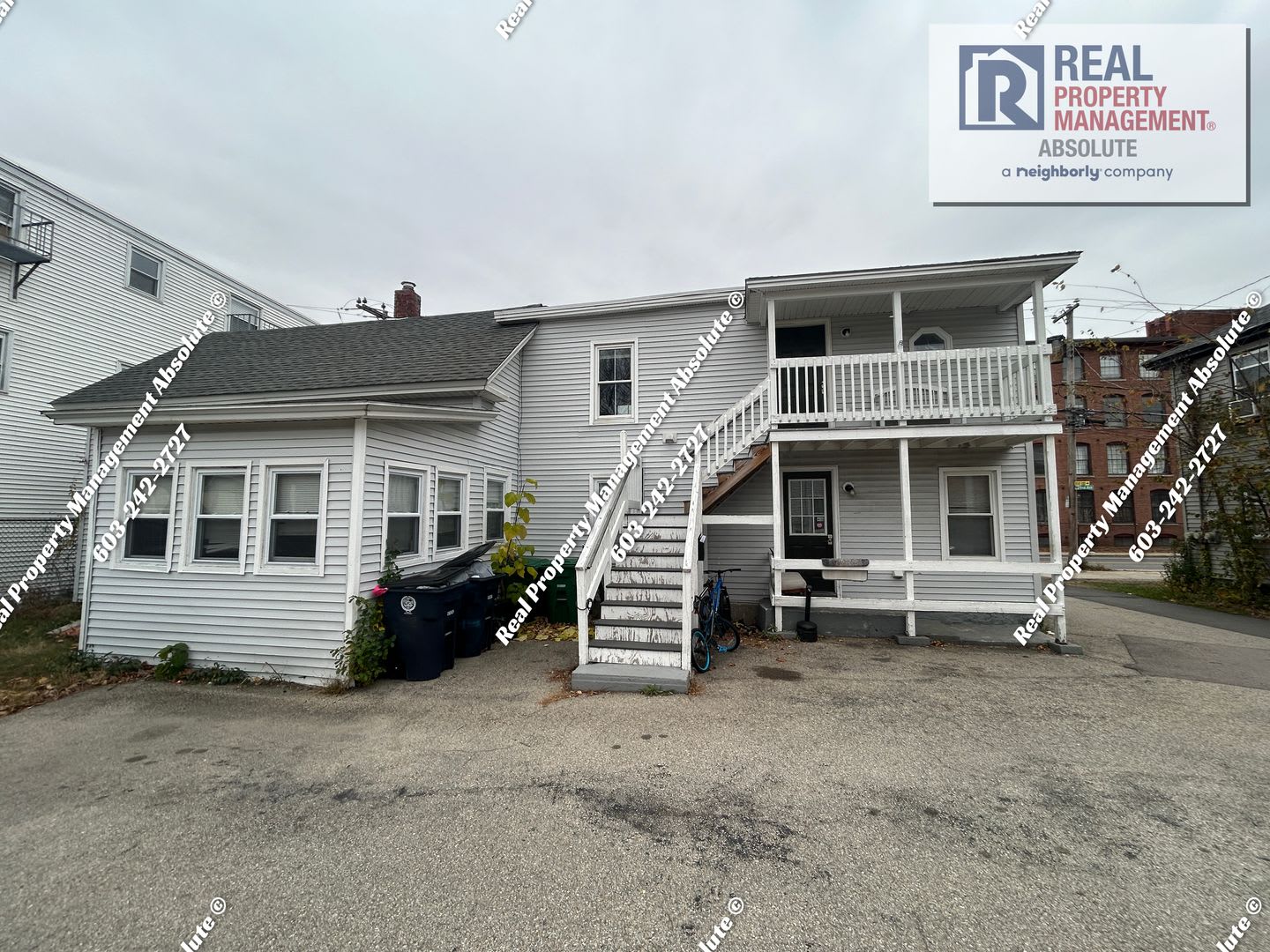 Cozy 2 Bedroom Upstairs Unit – photo 2