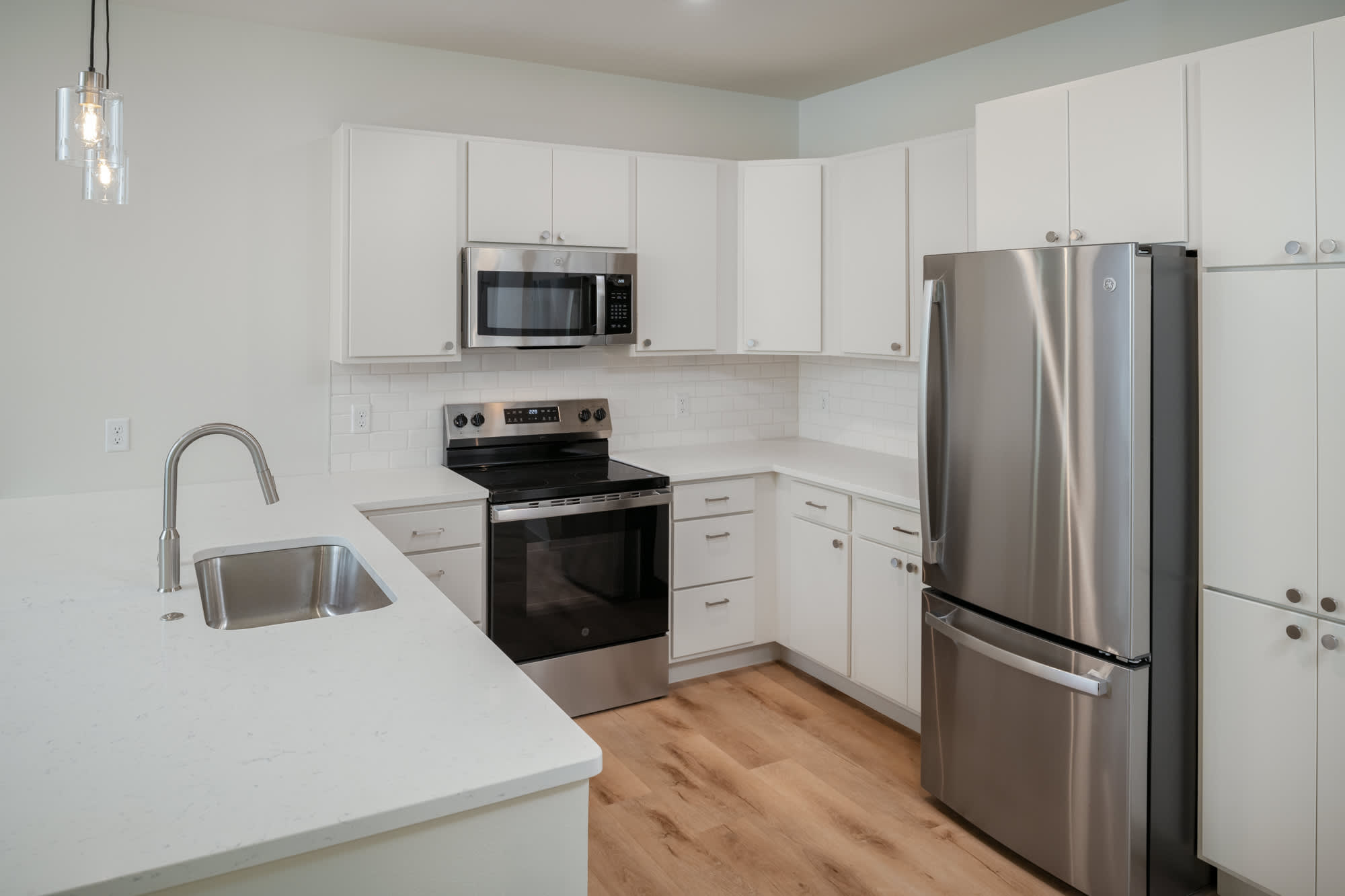 Allen Bay Apartments – photo 4