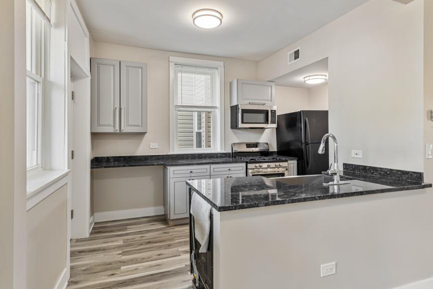 2630 W Division Street – photo 1