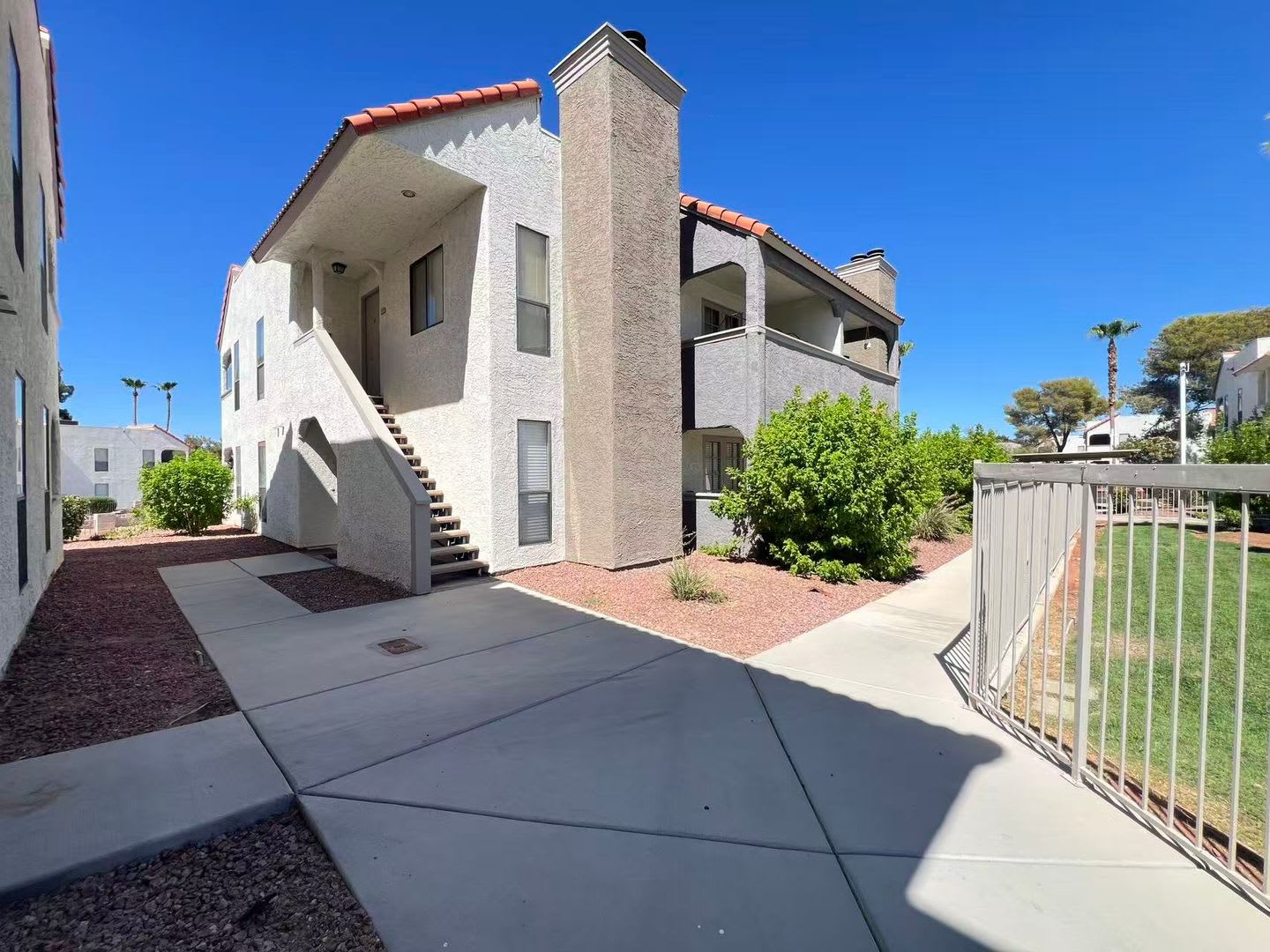 Charming home located in Henderson – photo 1
