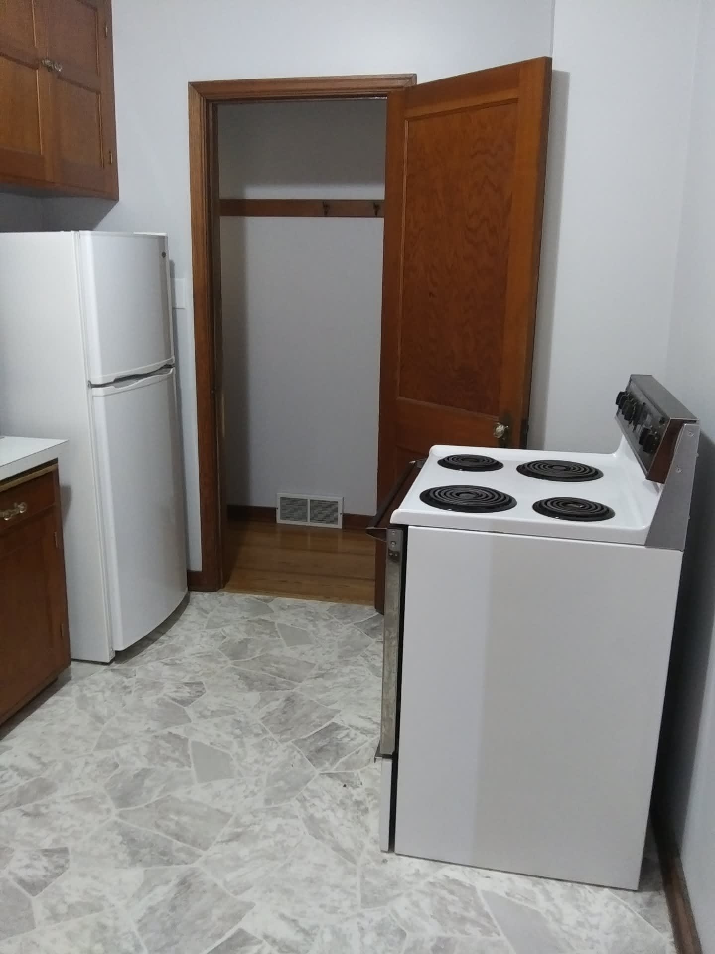 105 S Lindberg Ave – photo 2