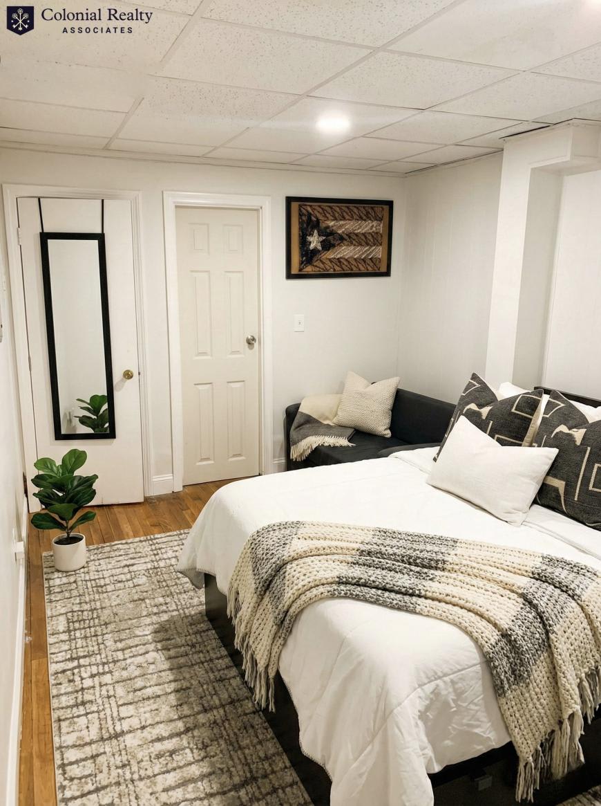 923 Beacon St. – photo 1