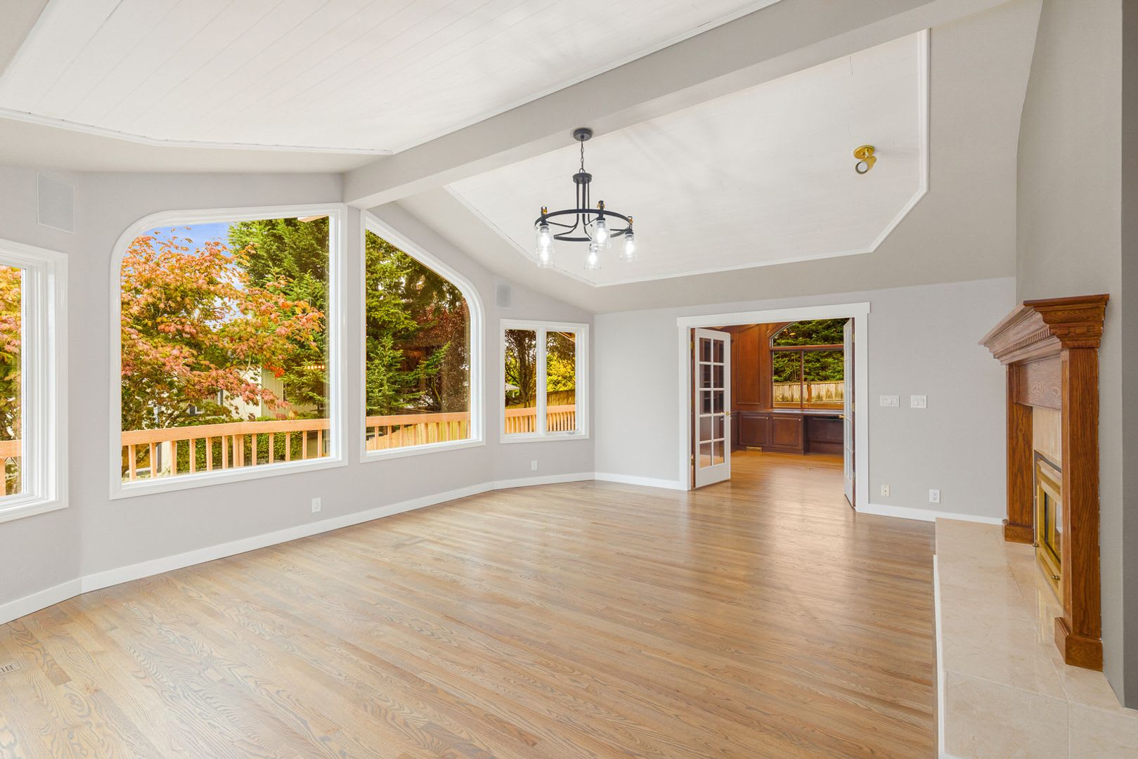 Welcoming Clyde Hill 5 Bedroom 3 Bath Home – photo 5