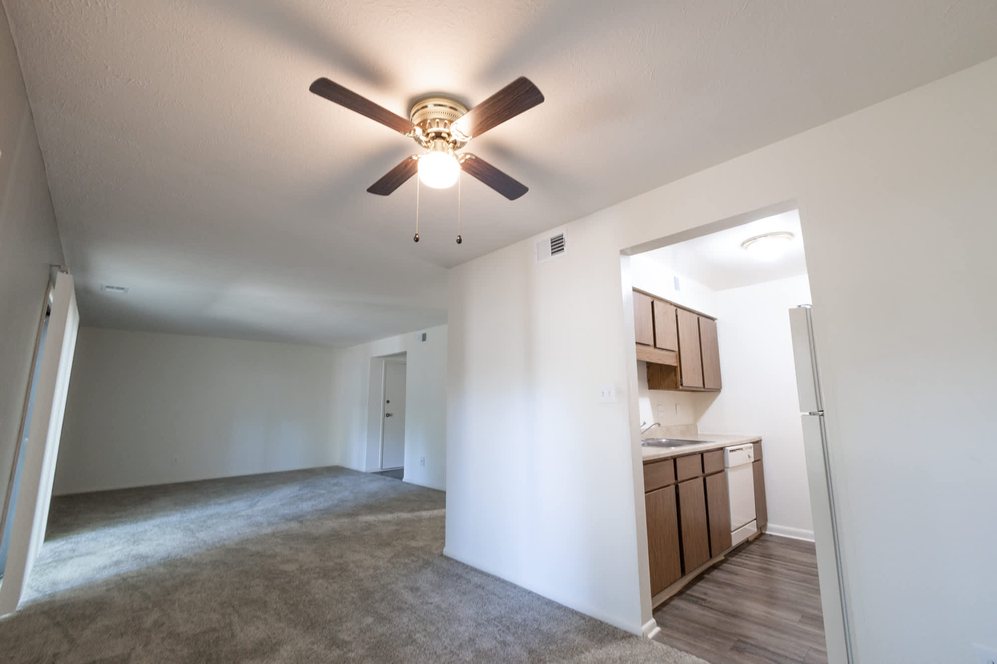 Woodlake Apartments Of Indianapolis – photo 2