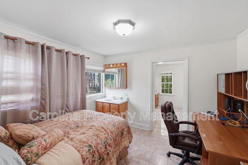 3120 Baucom Rd – photo 2