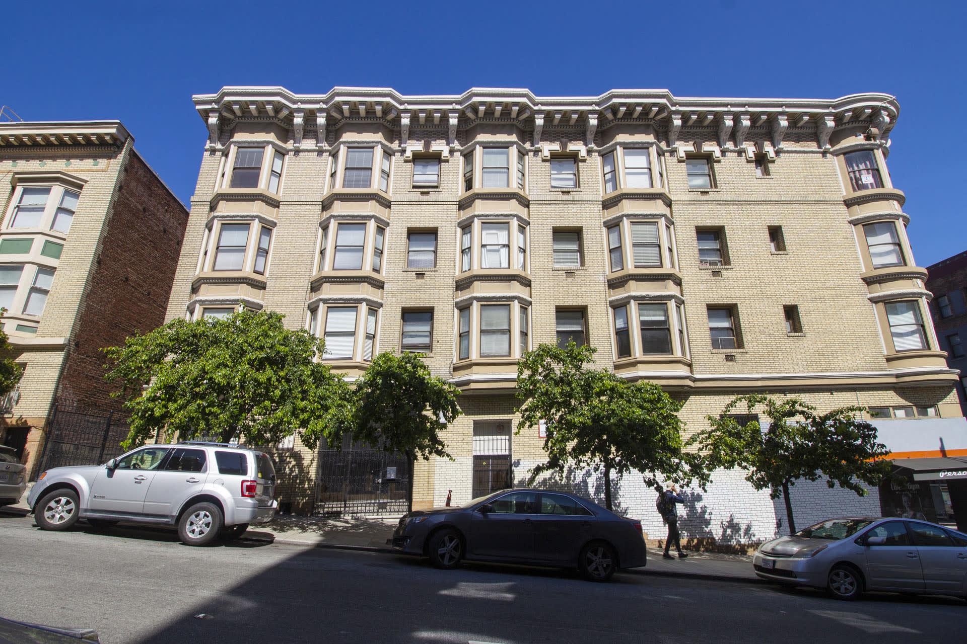 920 LEAVENWORTH – photo 1