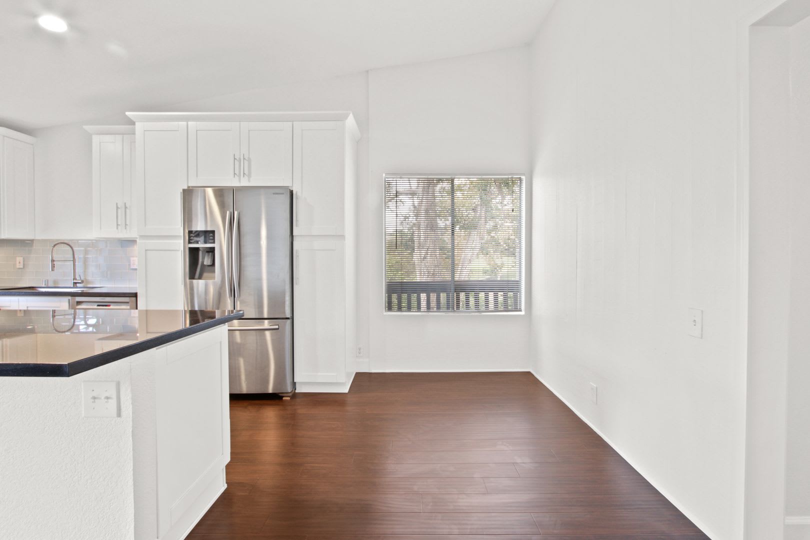 Beautifully Rehabbed Mission Viejo Condo Next To Everything – photo 3