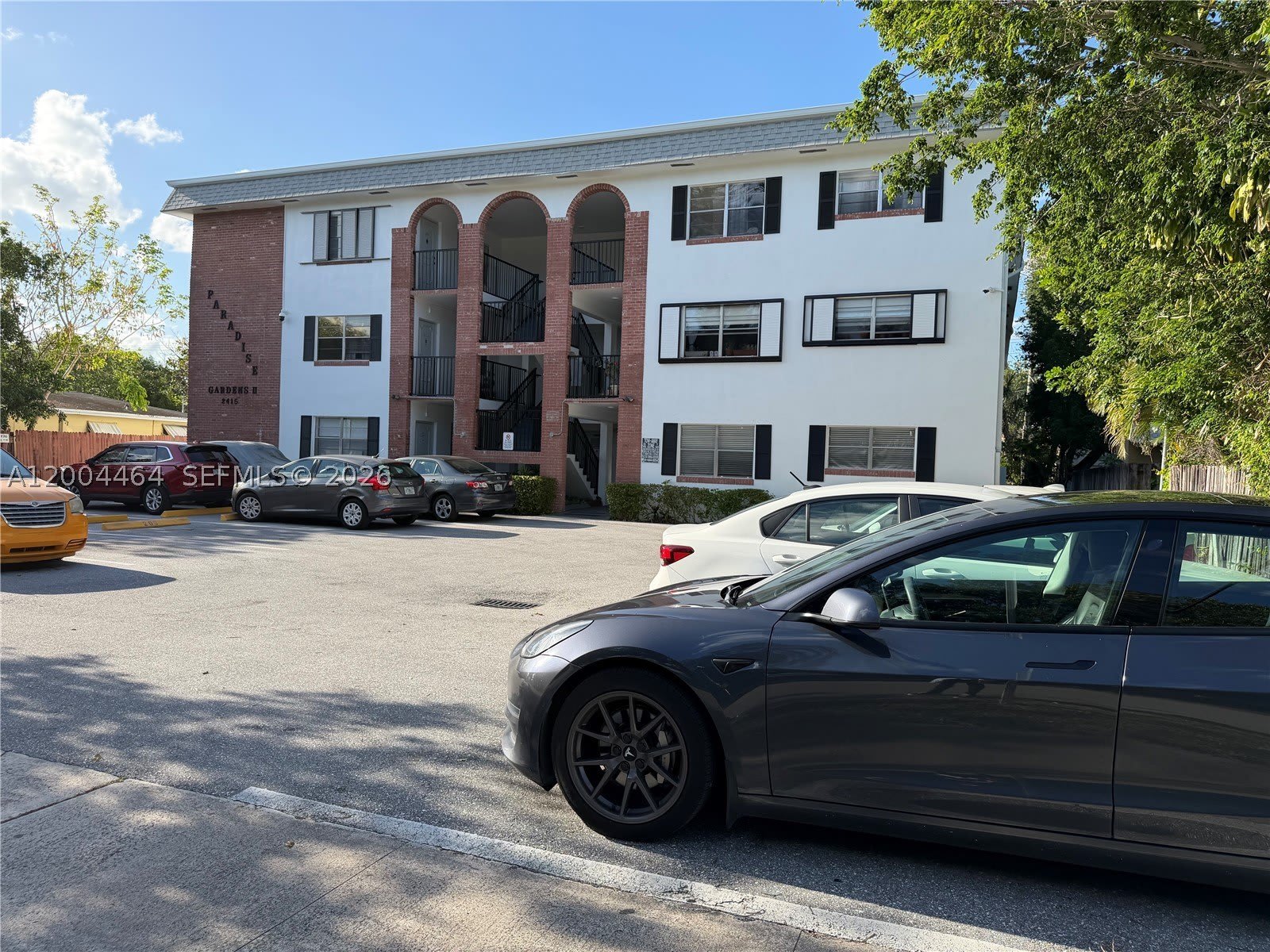 2415 Lincoln St – photo 2