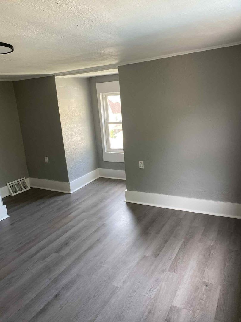 Newly Updated Spacious 4 bedroom 1 bathroom house for rent in Glassport! – photo 1