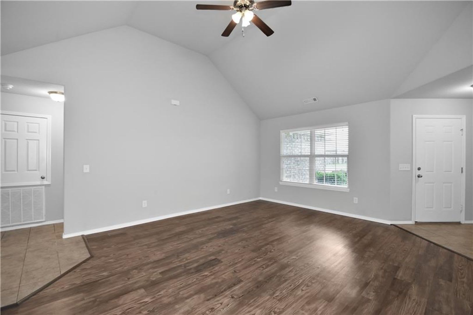 Great home near Bentonville West – photo 2
