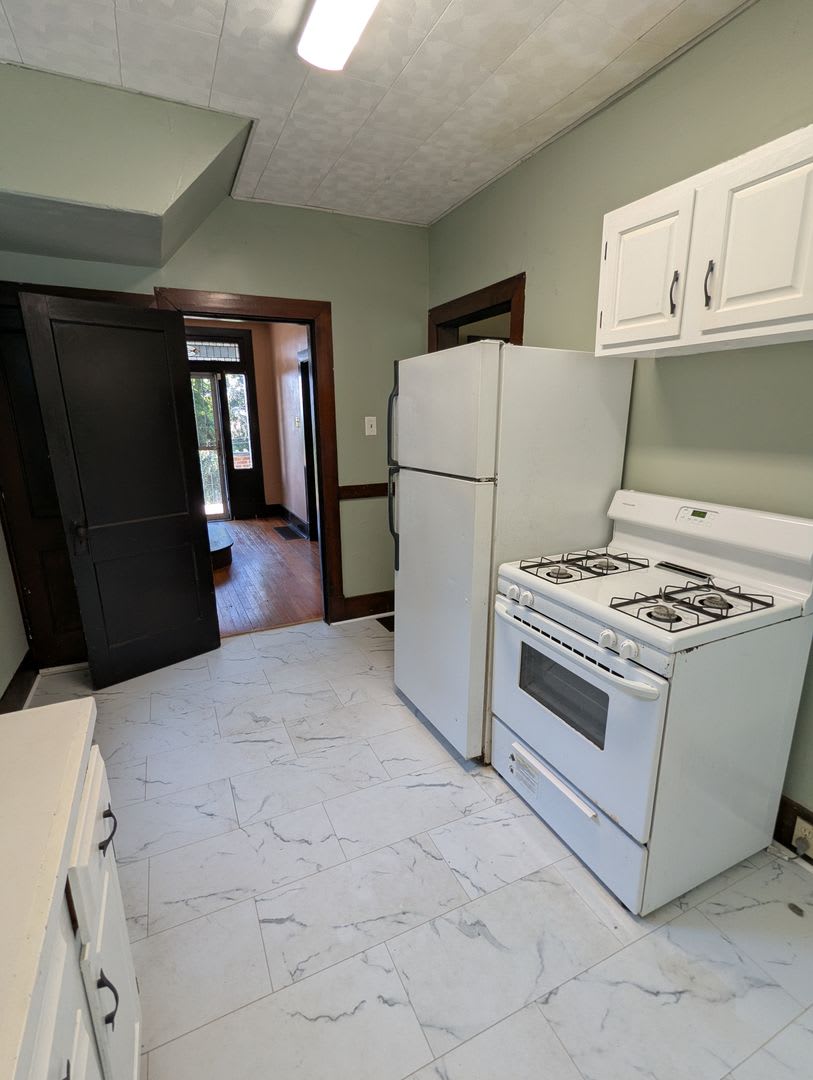 3 Bedroom 1 Bathroom Single Family Home Greenfield – photo 3