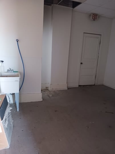 6 South Clinton Street Store – photo 2