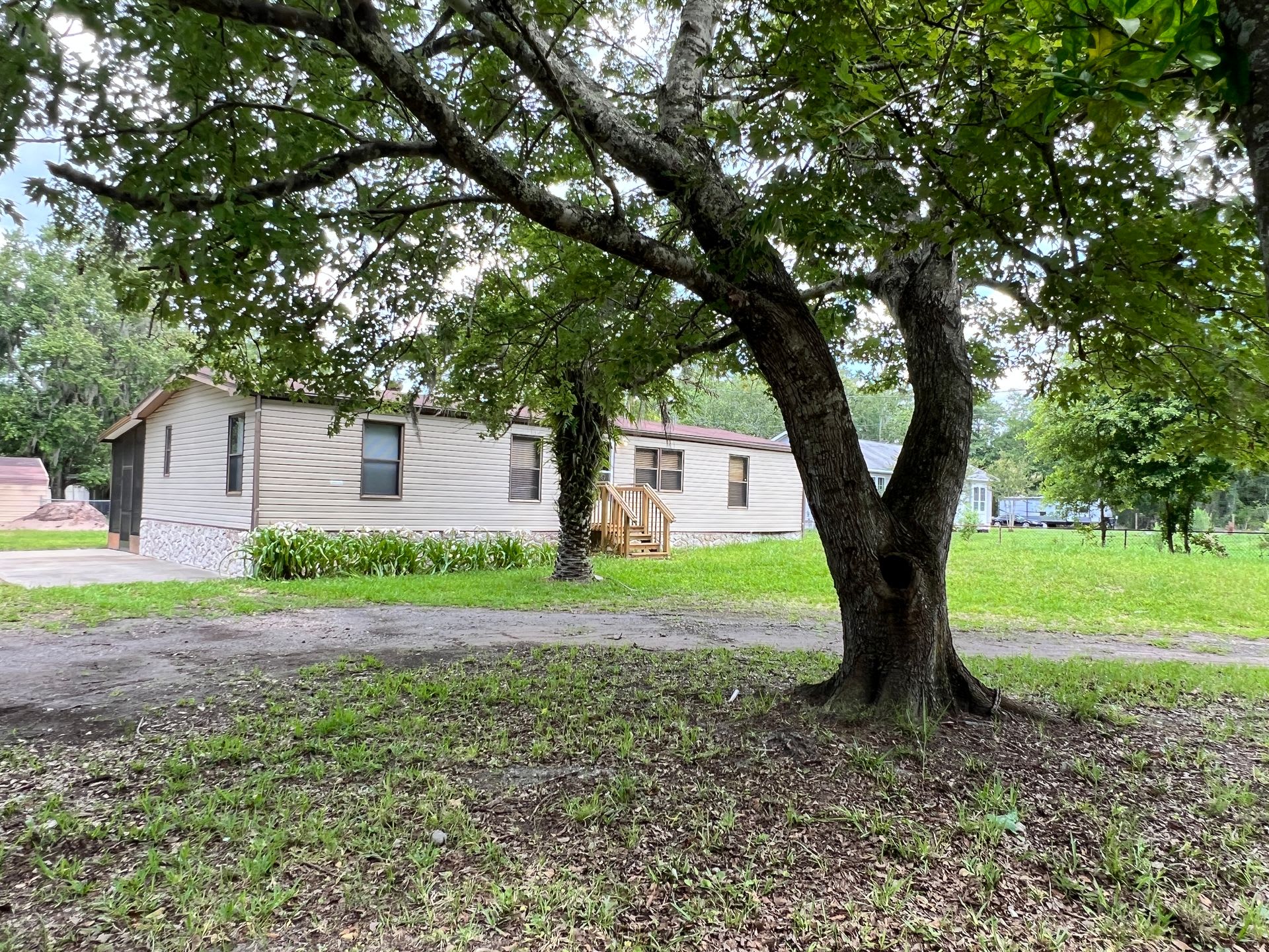 Tiki Ln 14250 – photo 2