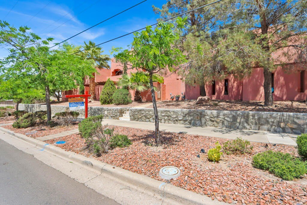 730 N Resler Drive – photo 2
