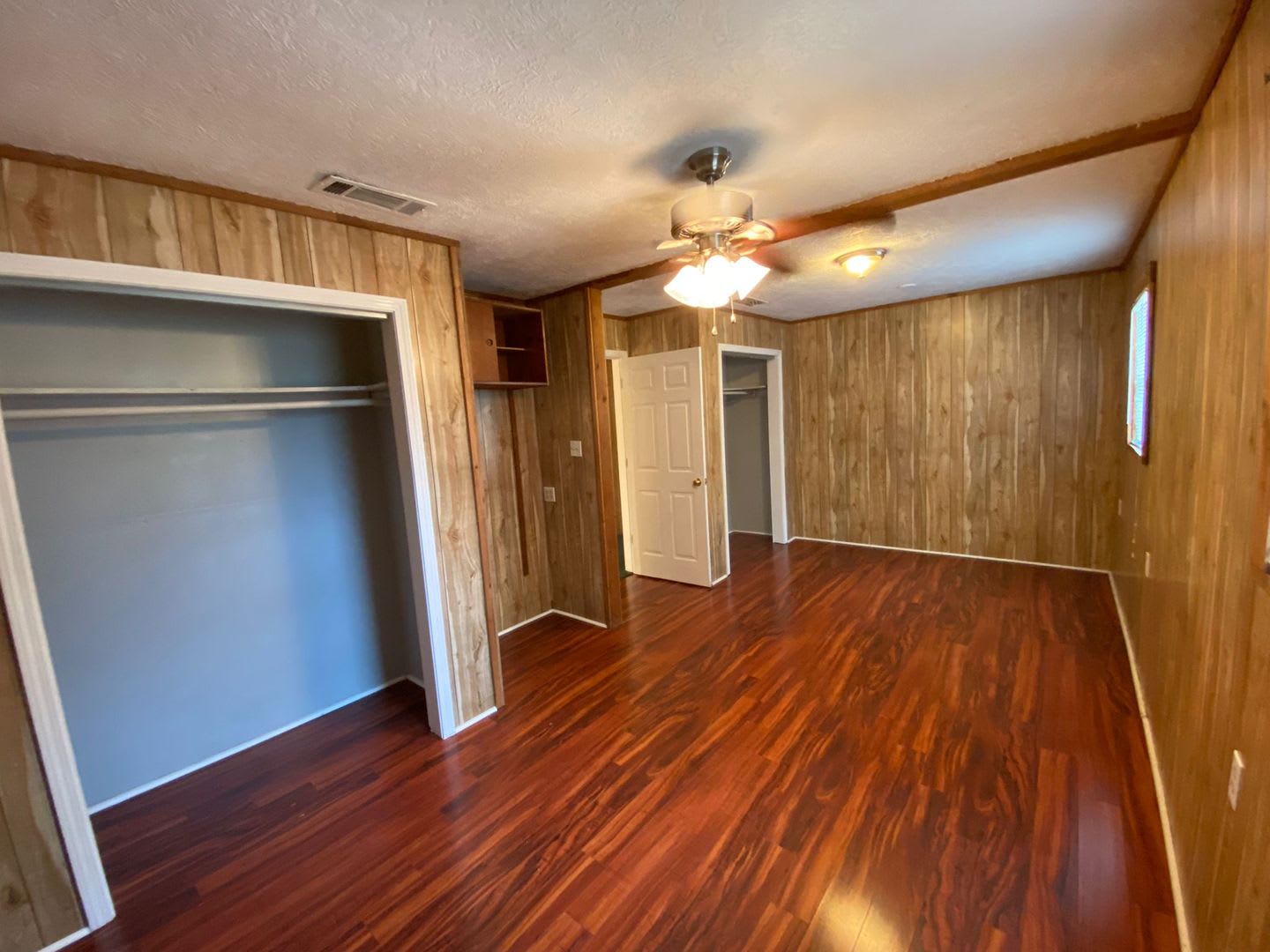 Exceptional Value! Spacious 4-Bedroom, 3-Bath Home with 2,742 Sq. Ft. – Only $1,350/Month – photo 5