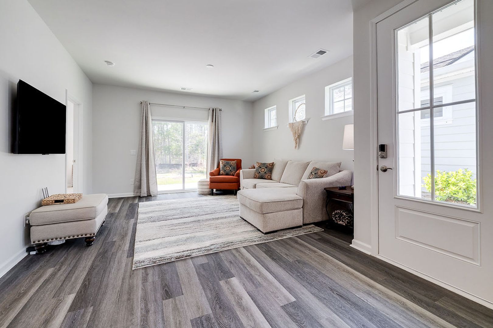 Move-In Ready 3-Bedroom Villa in Gated Savannah Quarters! – photo 5