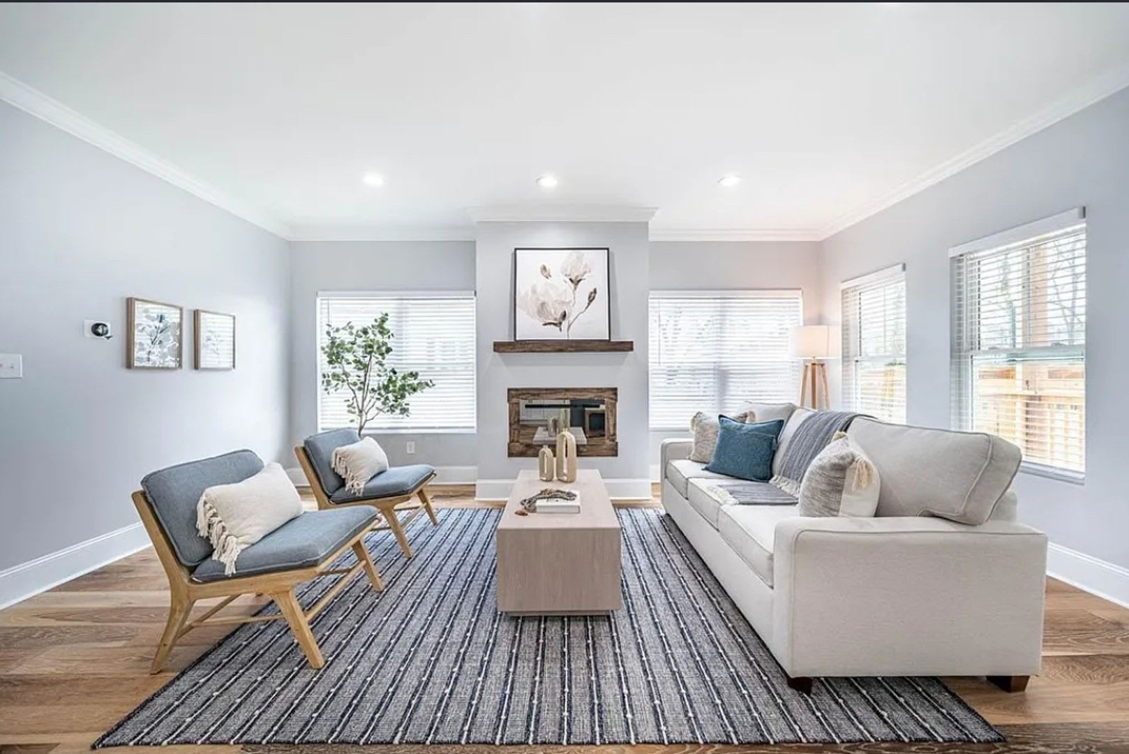 Room in 5 Bedroom Home at Booker Ave – photo 4