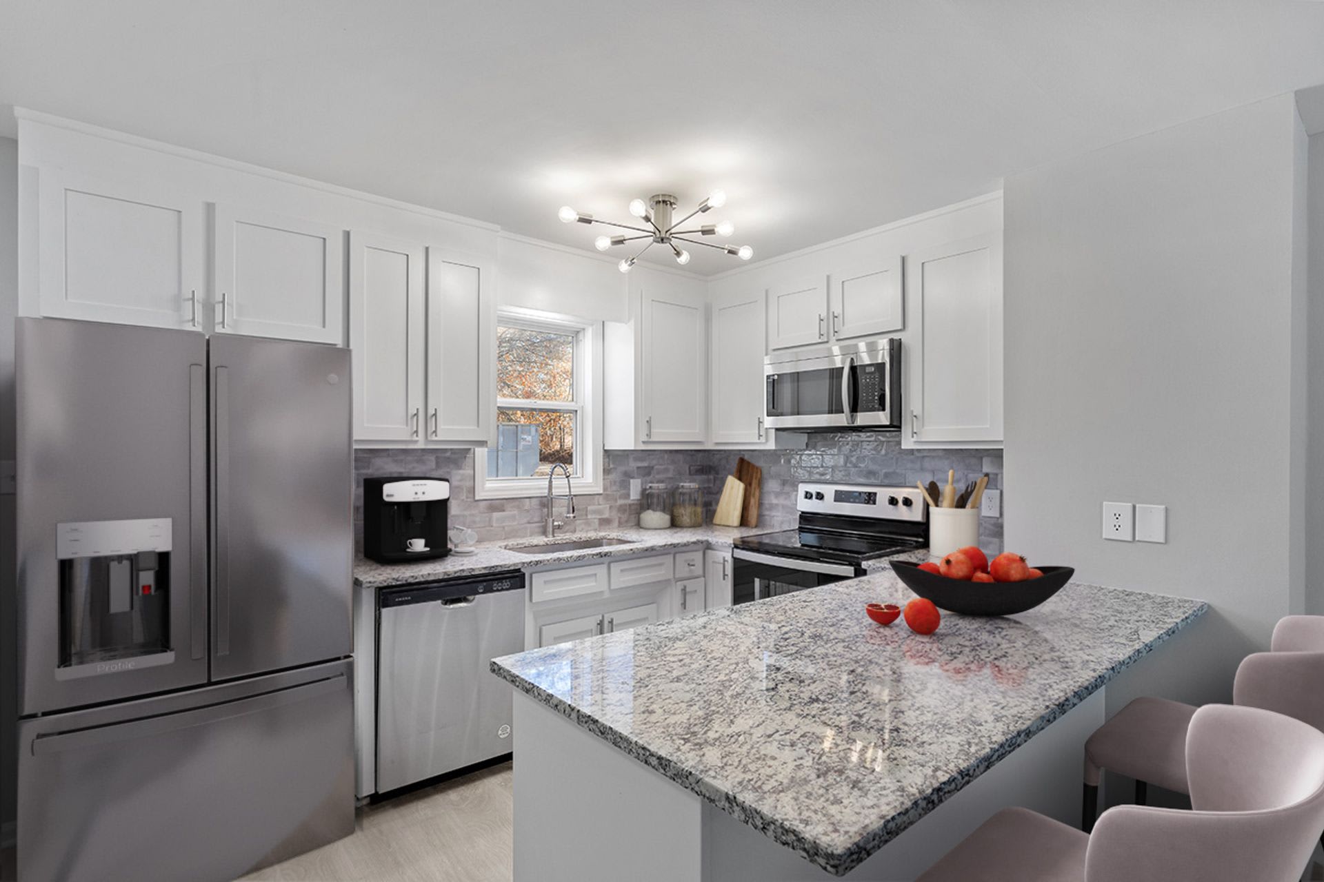 Renovated Unit on Circle Drive – photo 1