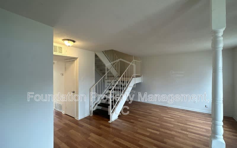 978 University Street – photo 5
