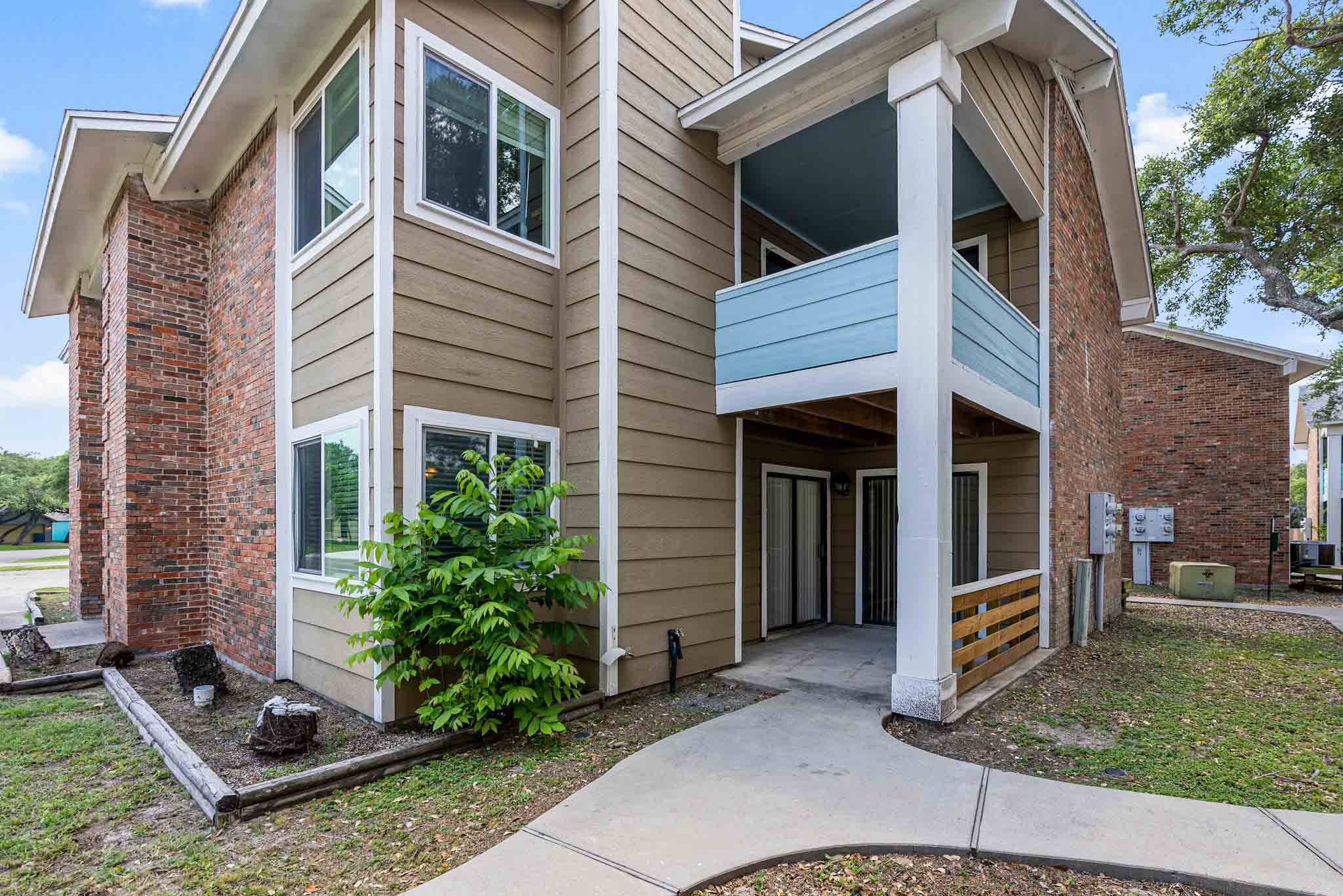 2636 Encina DriveUnit B – photo 4