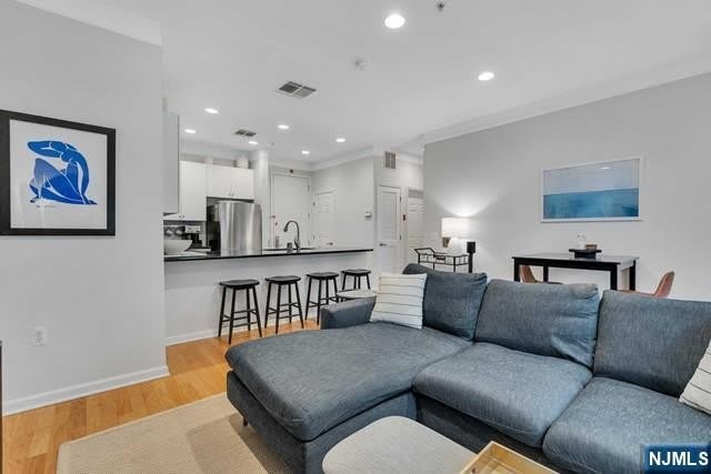 1300 Grand Street – photo 4