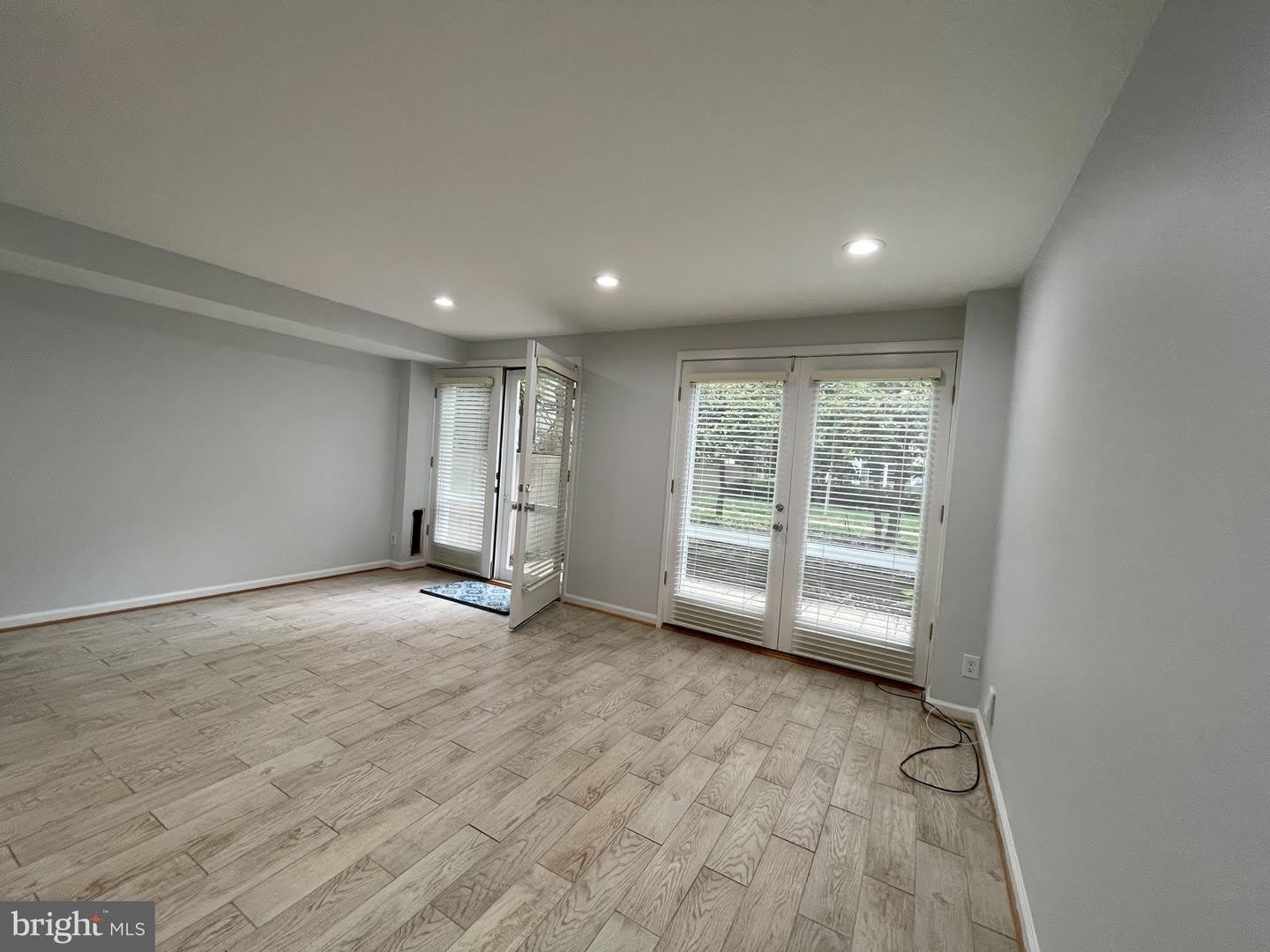 61 G ST SW #B – photo 4