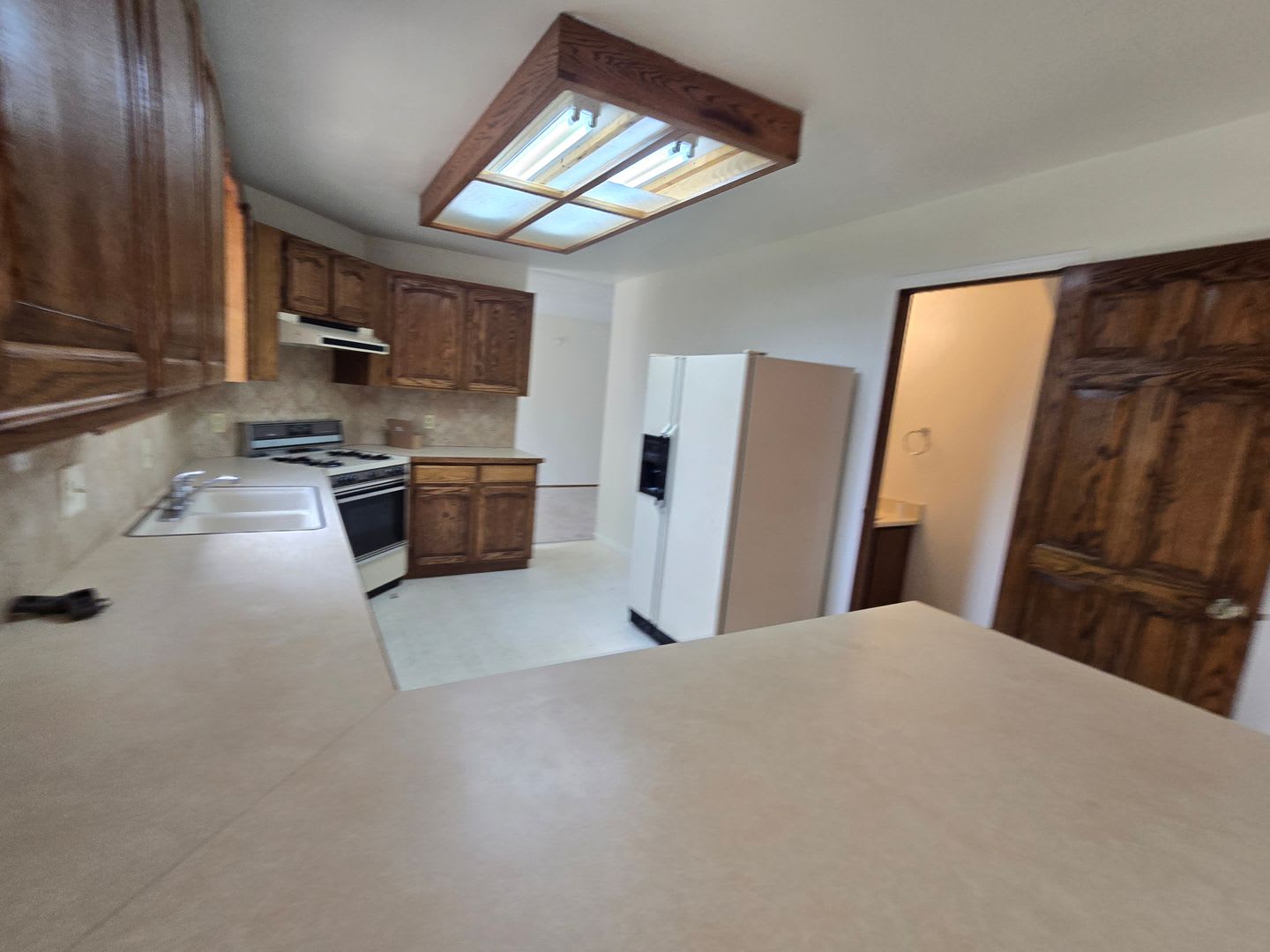 BRAND NEW PAINT & CARPET THROUGHOUT! – photo 4