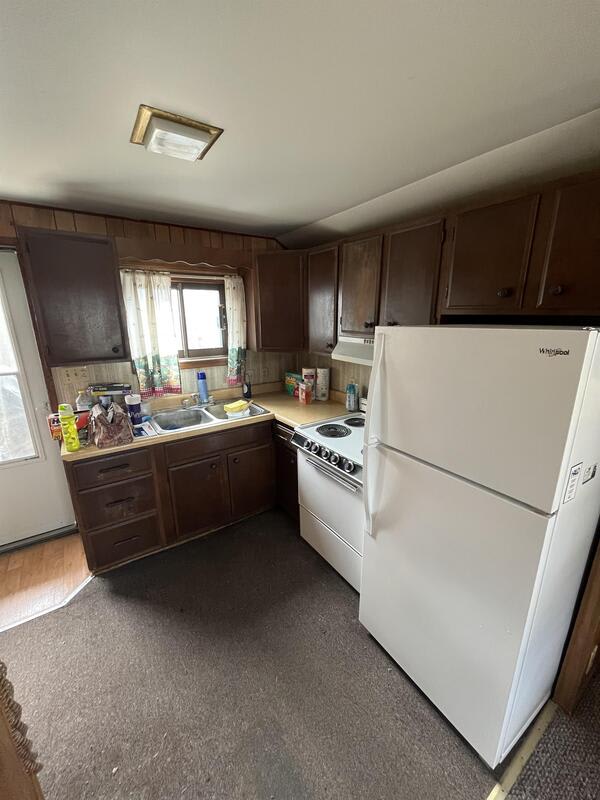 226 Beaver Avenue Northeast – photo 2