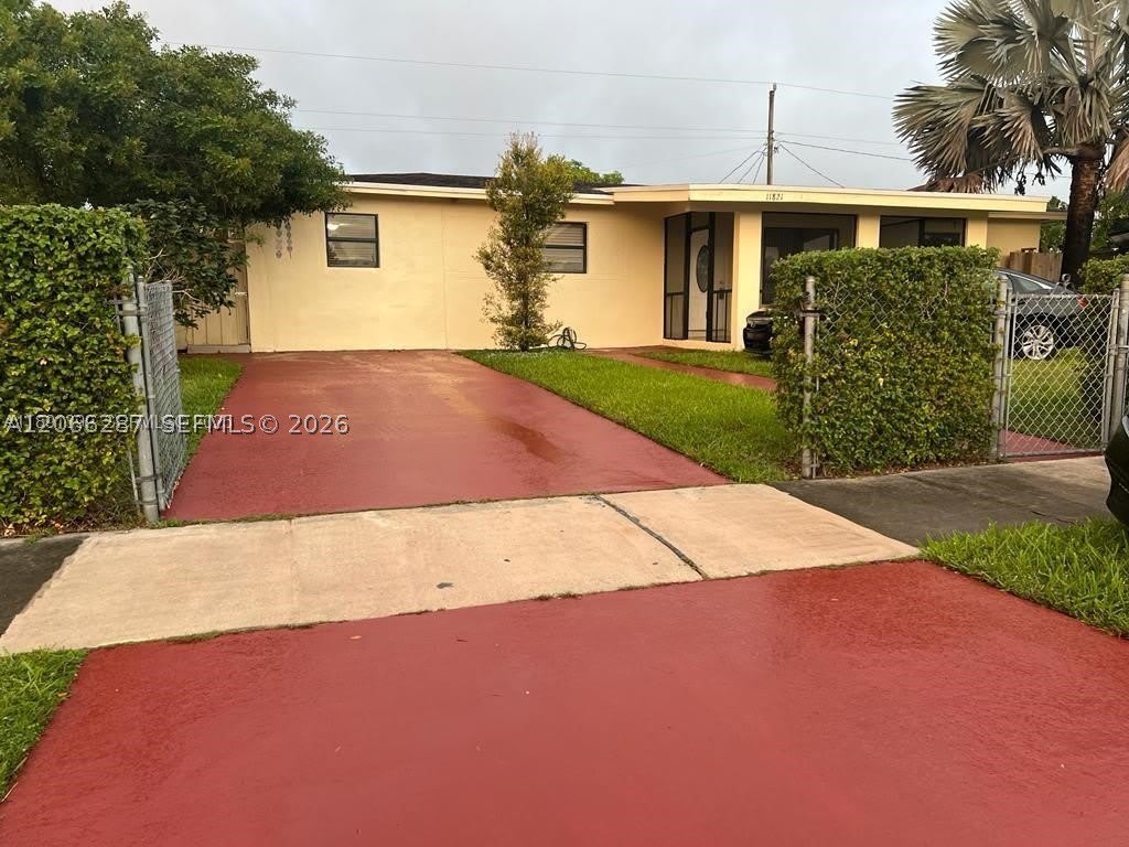 11821 SW 185th Ter – photo 1