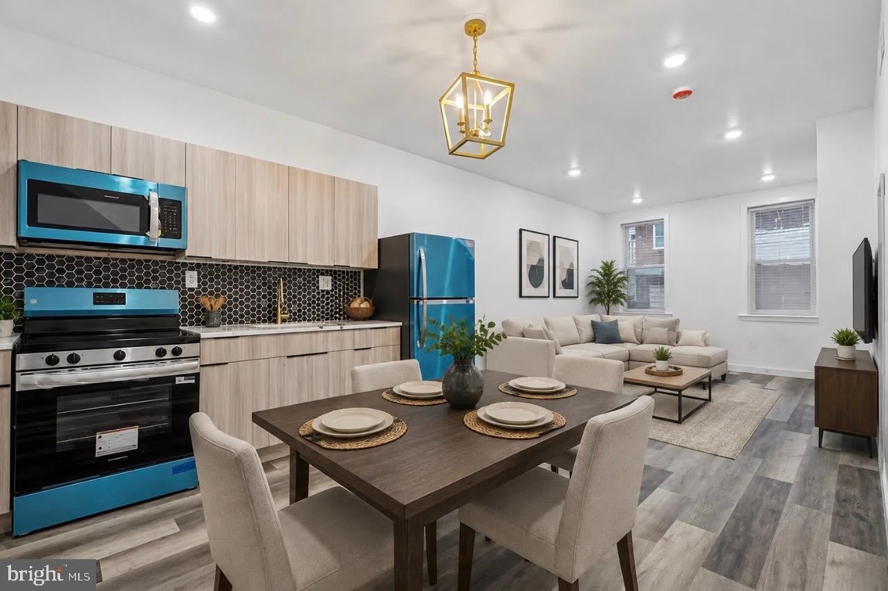 104 W ONTARIO Street – photo 1