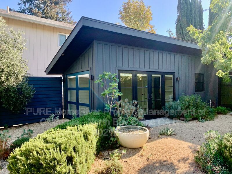 945 Brown St – photo 3