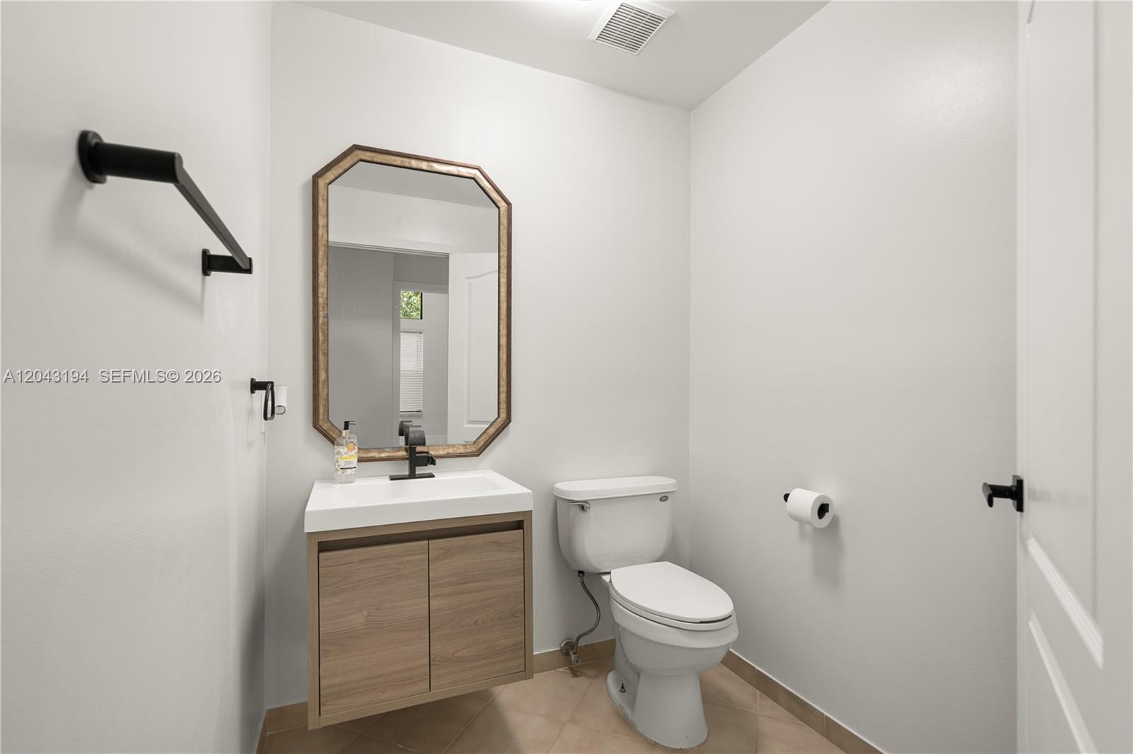 1087 Deerwood Lane – photo 3