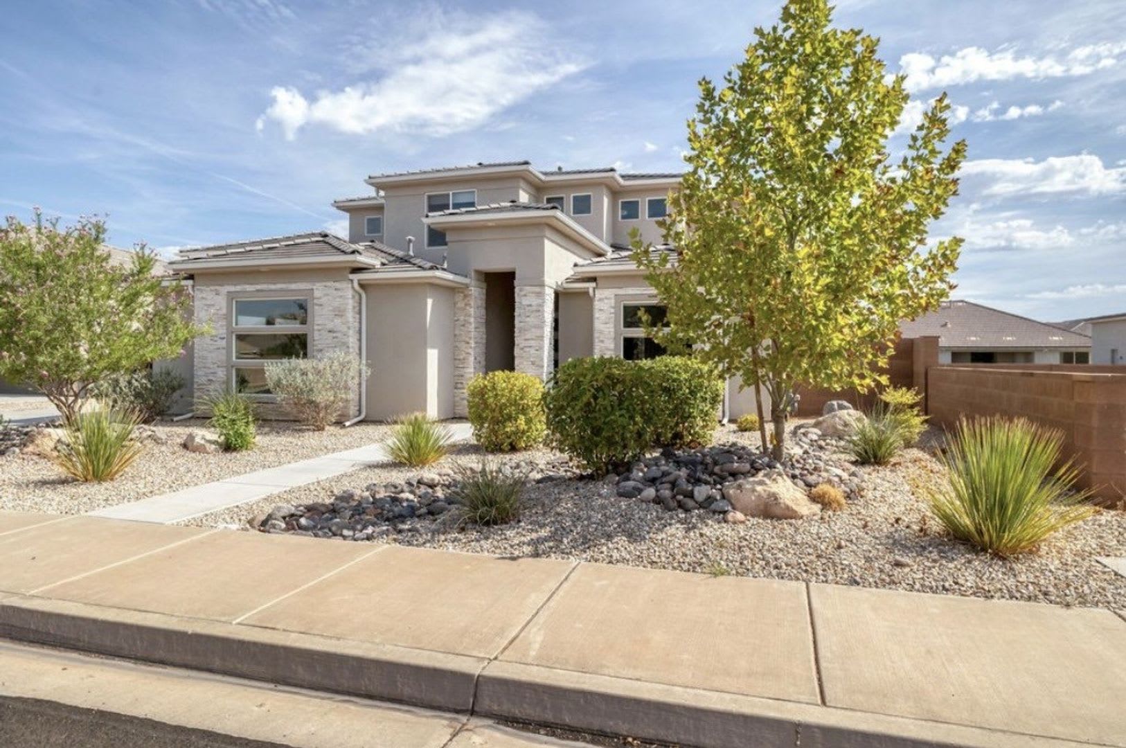 Ultimate Desert Oasis (Pool & 6 Car Garage) – photo 2