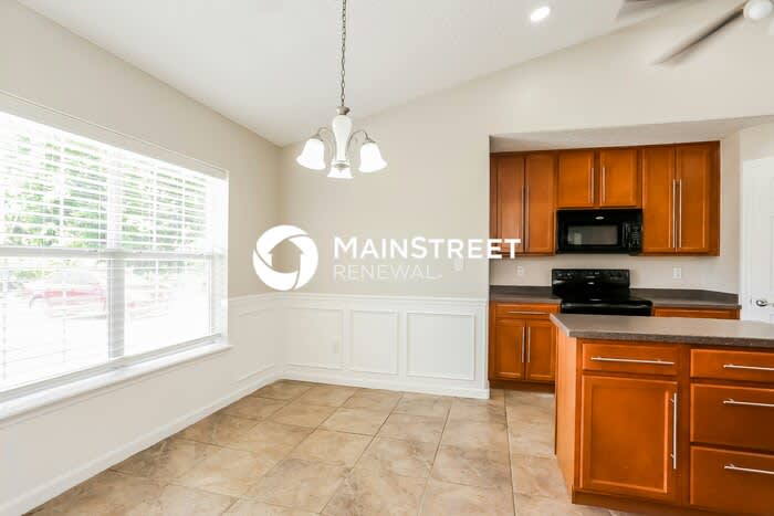 12133 Versailles Street – photo 4