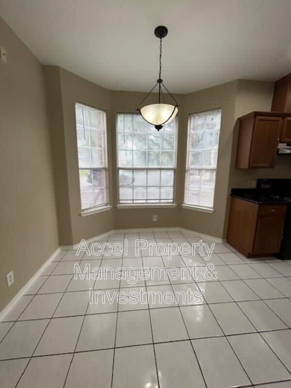 4510 Santa Inez St – photo 3