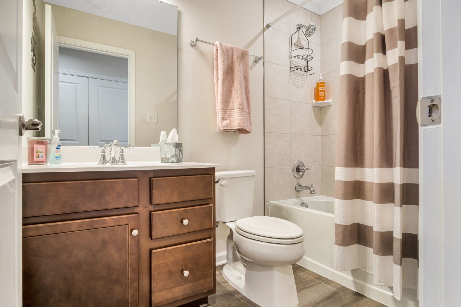 FULLY FURNISHED 3 Bedroom 2.5 Bath Townhome in Williamsburg! – photo 5