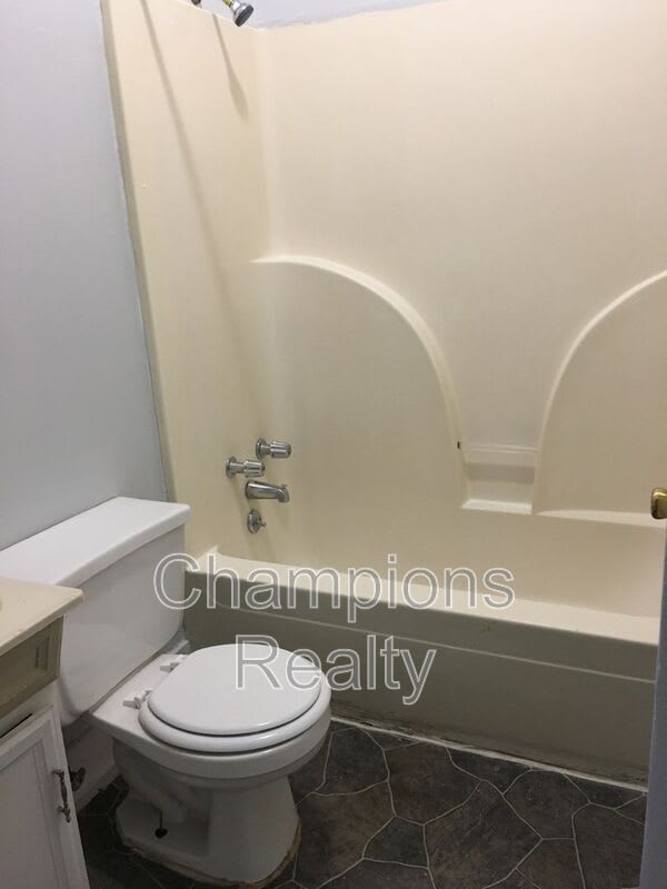 1540 14th Ave – photo 5