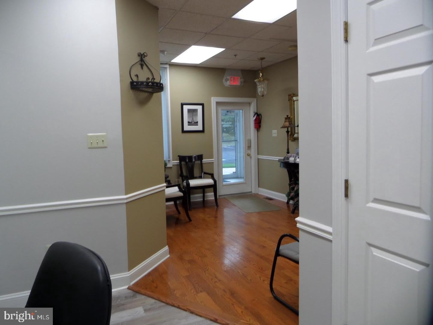404 EXECUTIVE Drive – photo 3