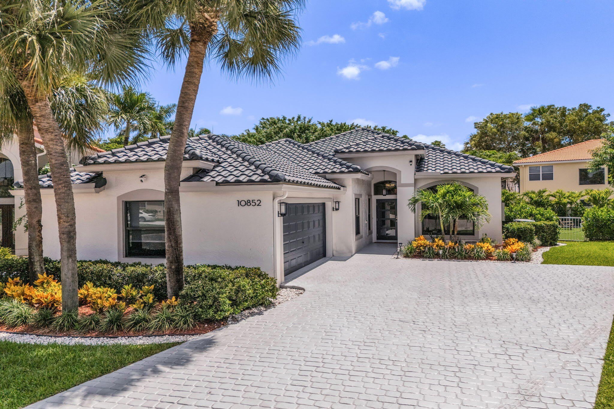 10852 LA SALINAS Circle – photo 1