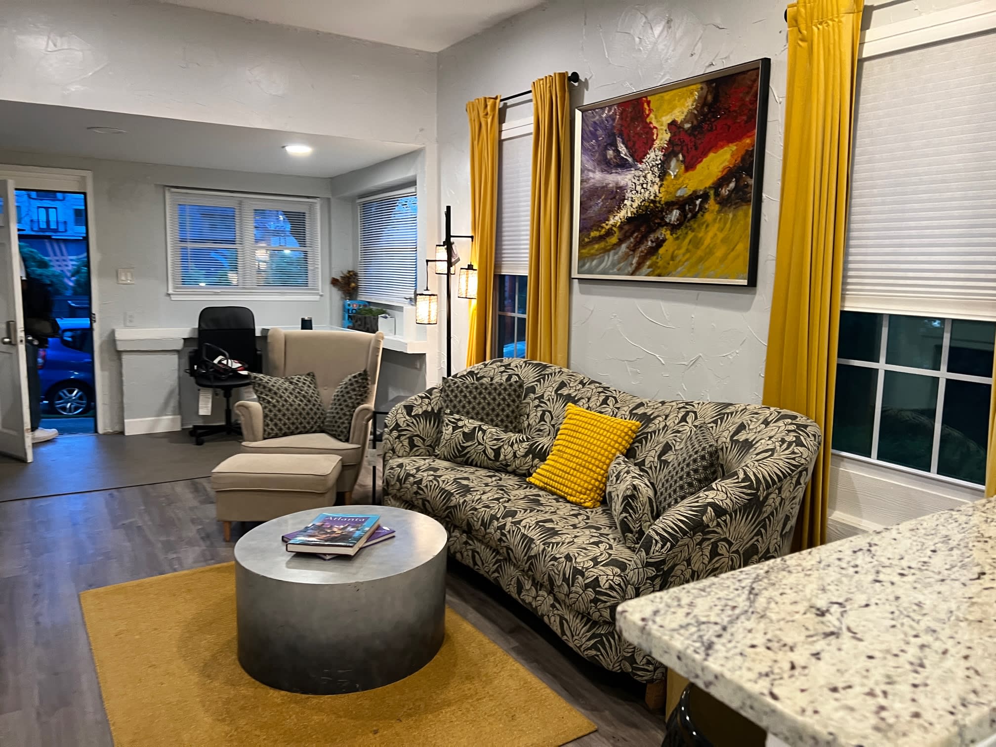 1077 Hampton Street NW – photo 5