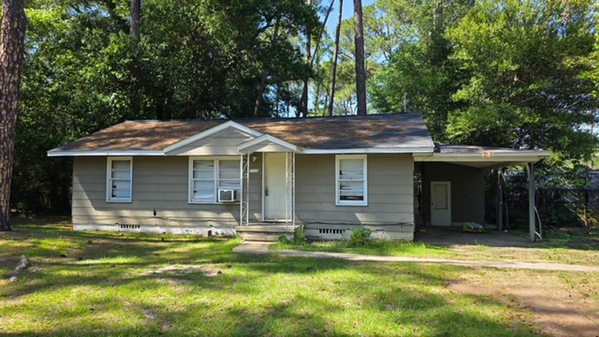 Charming Single Family Home – photo 1