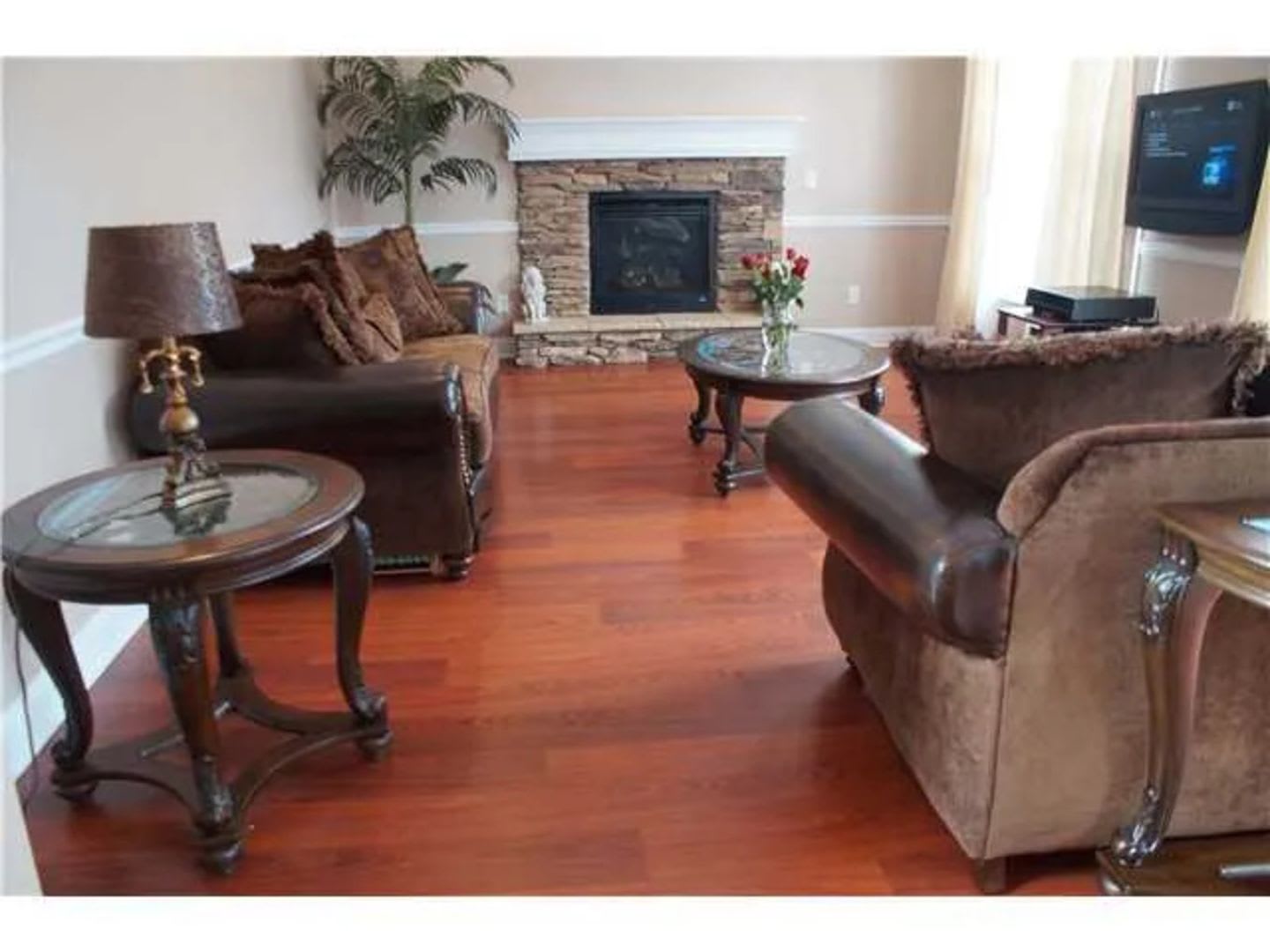 Spacious & elegant 3BR home in East Lansing with perks, MSU – photo 2