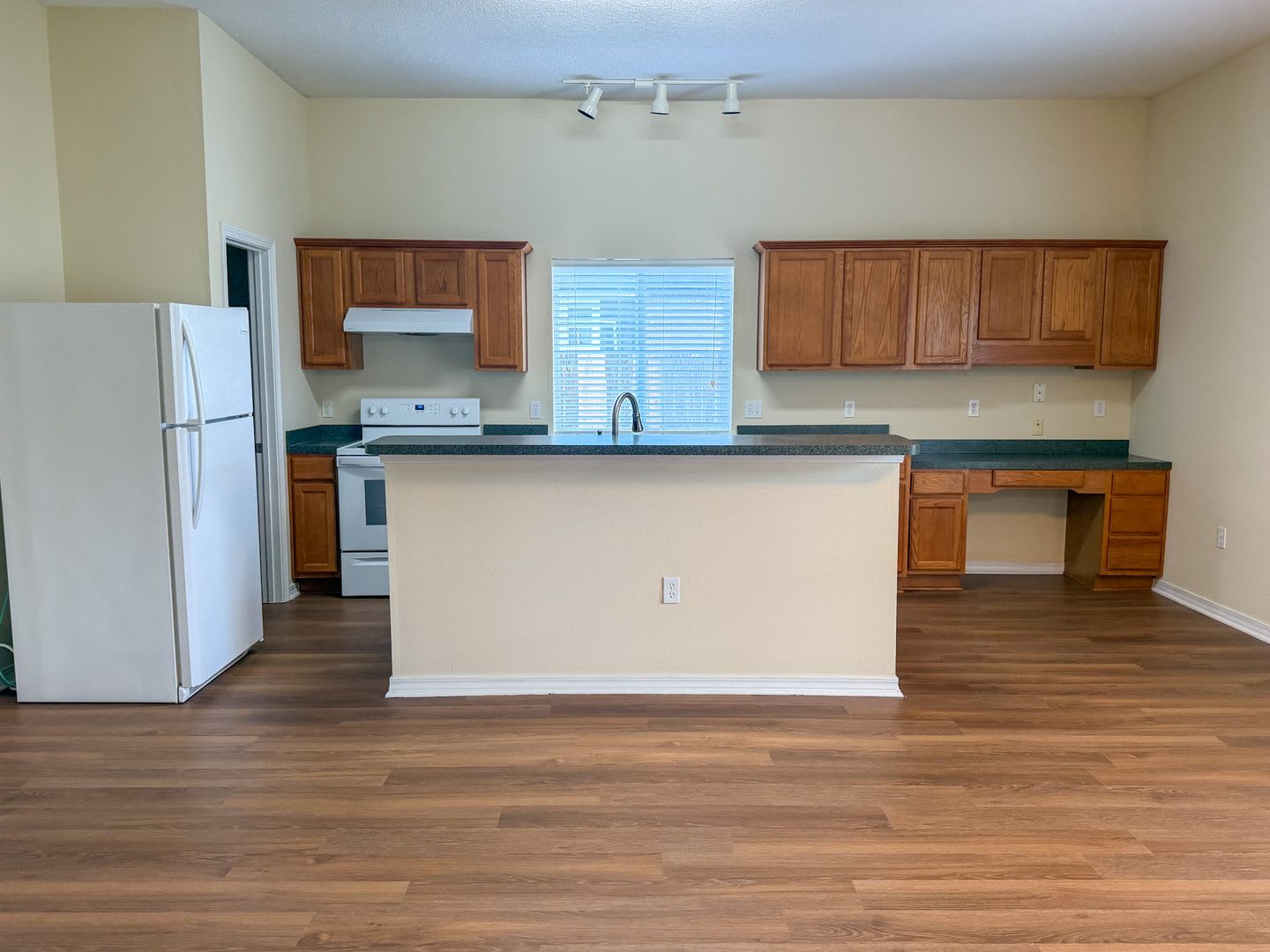 5442 East Brook Drive – photo 2