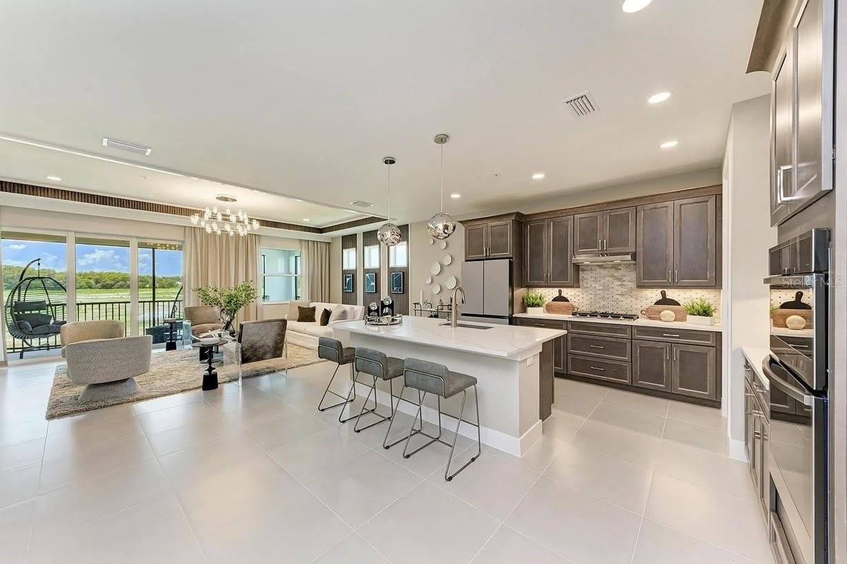 10016 REMBRANDT Way – photo 2