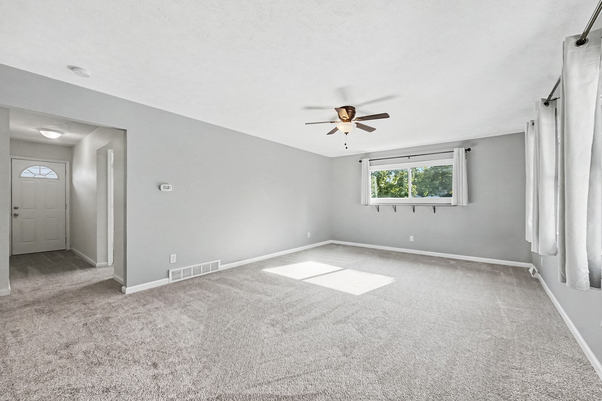 1413 Benjamin Ave NE – photo 4