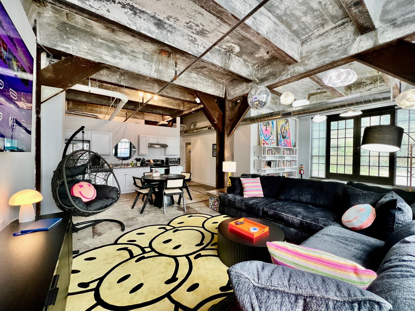 Swanky, Funky, Groovy, loft space Cincinnati, Ohio – photo 2