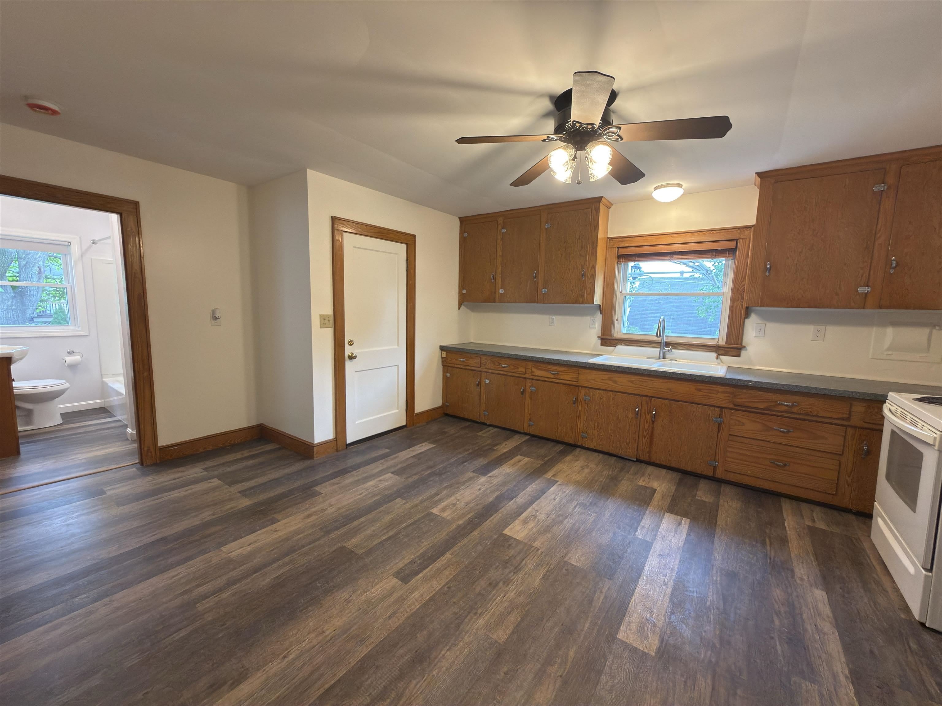 573 Spruce Street – photo 4