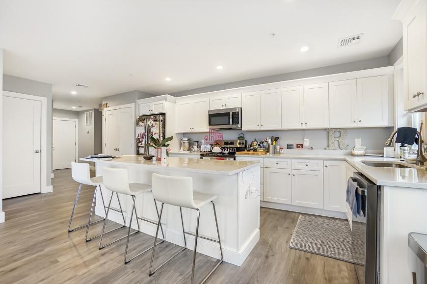 245 Bussey St. – photo 1